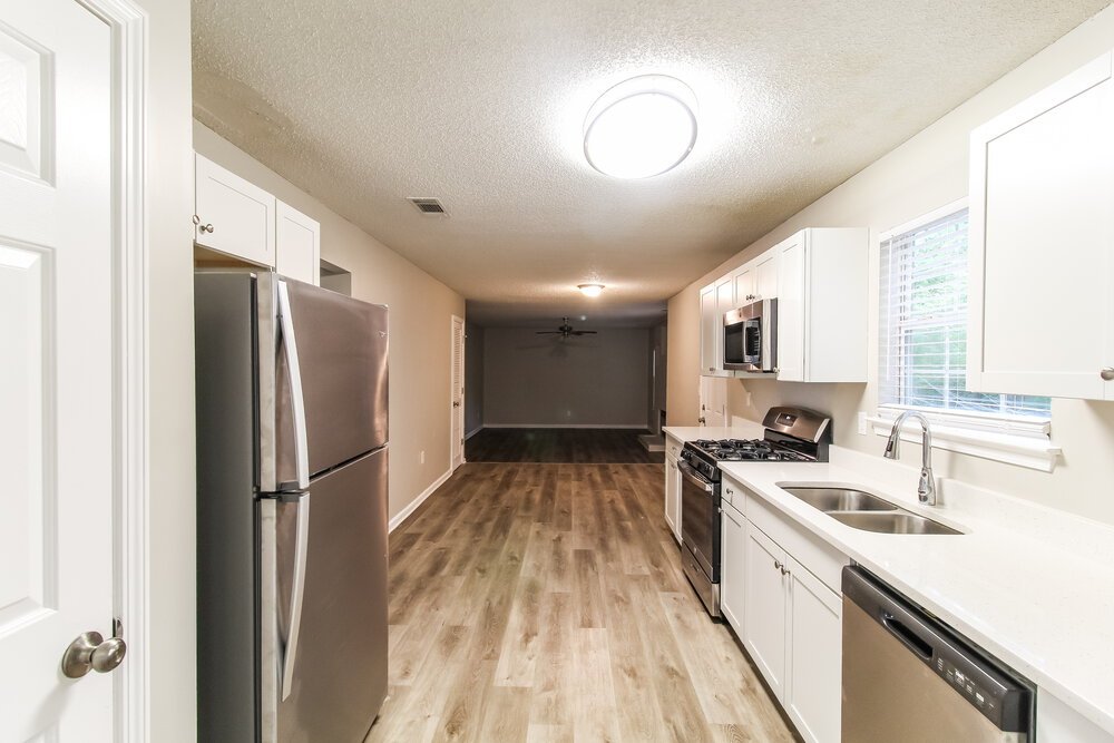 5-Bed Rental on 6261 Remington Park photo 7