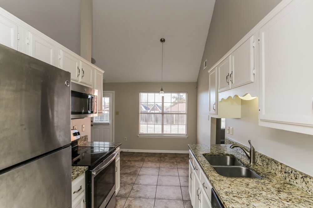 3-Bed Rental on 6688 Ross Manor photo 7