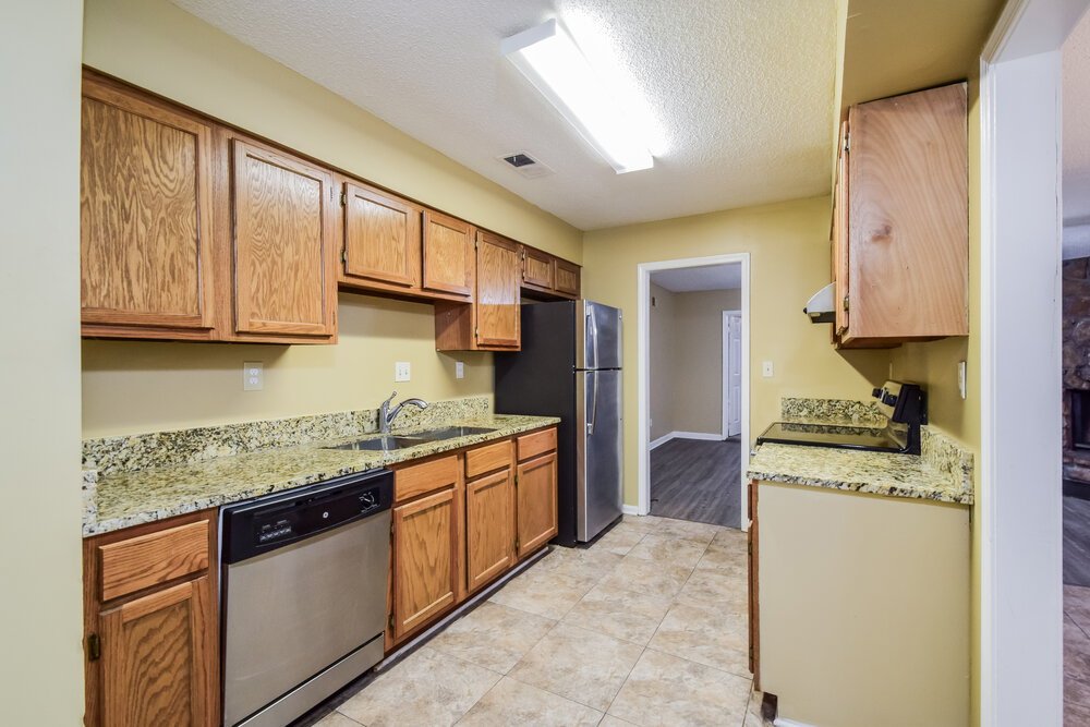 4-Bed Rental on 2176 Woodfield Park photo 7