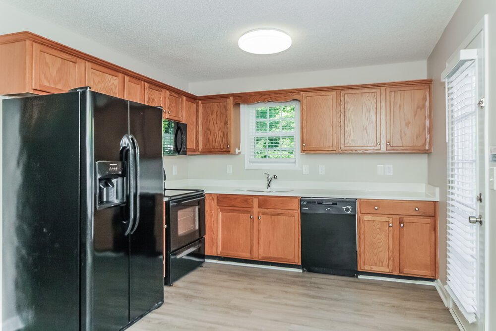 3-Bed Rental on 7336 Westwood Ln photo 7