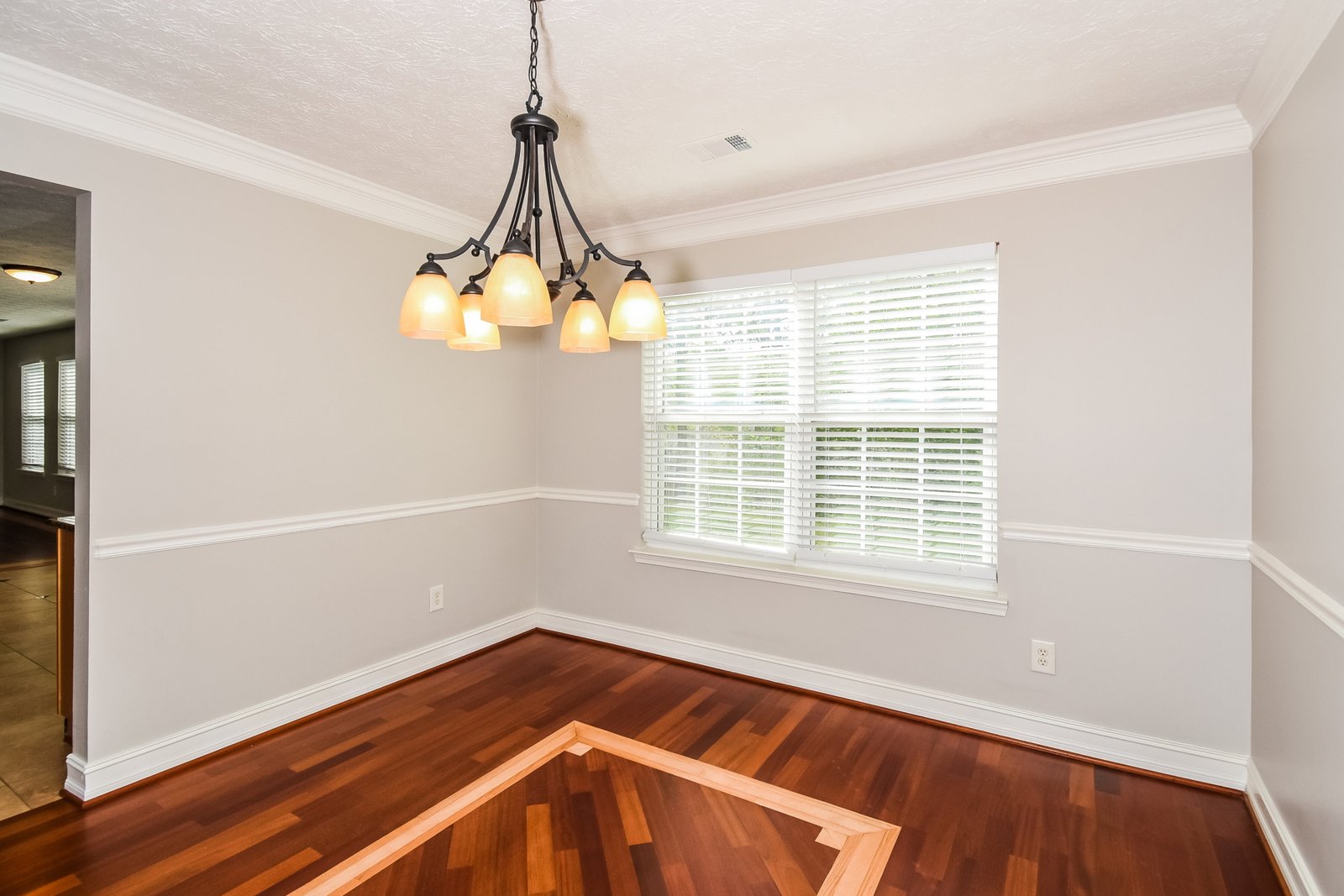 4-Bed Rental on 1305 Bramlett Blvd photo 7