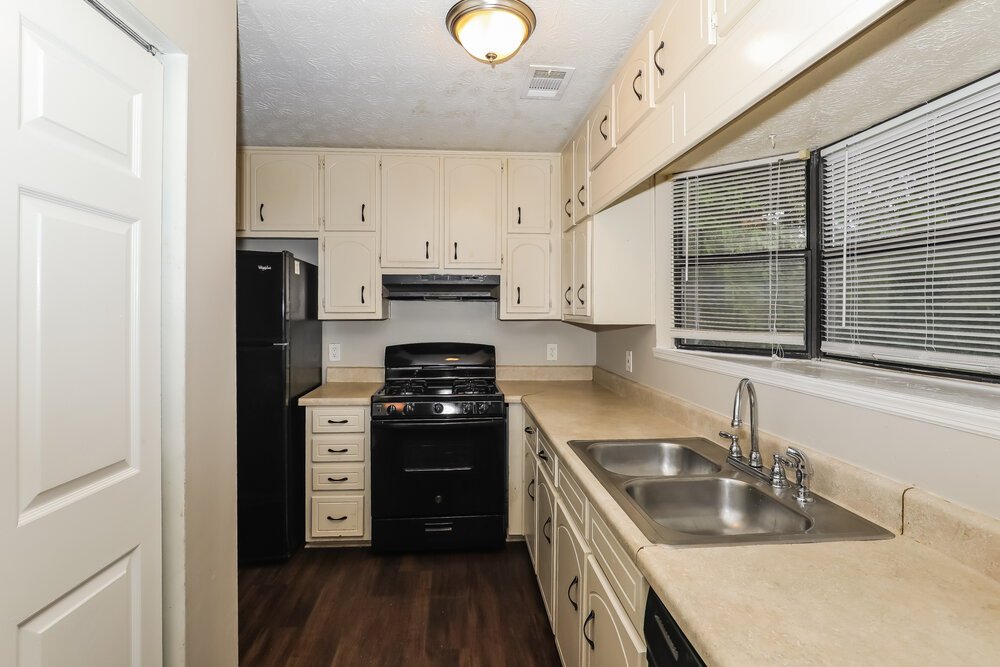 3-Bed Rental on 8194 Canyon Forge photo 7
