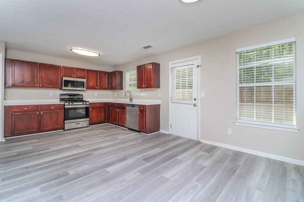 4-Bed Rental on 166 Birchfield Way photo 8