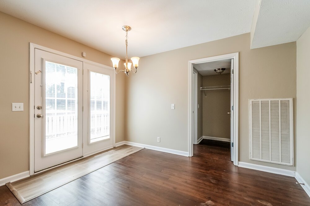 3-Bed Rental on 2006 Zion Ln photo 8