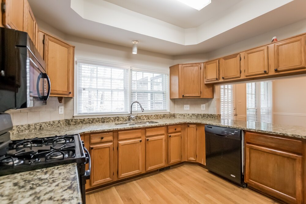3-Bed Rental on 4118 Huntcliff Dr photo 8