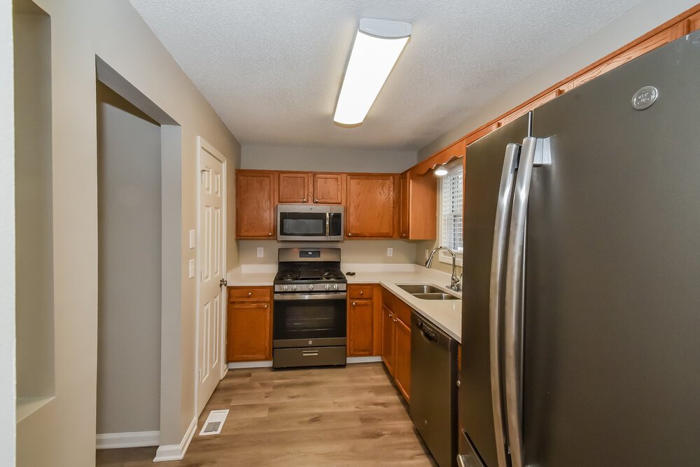 3-Bed Rental on 816 Regency Ct photo 8