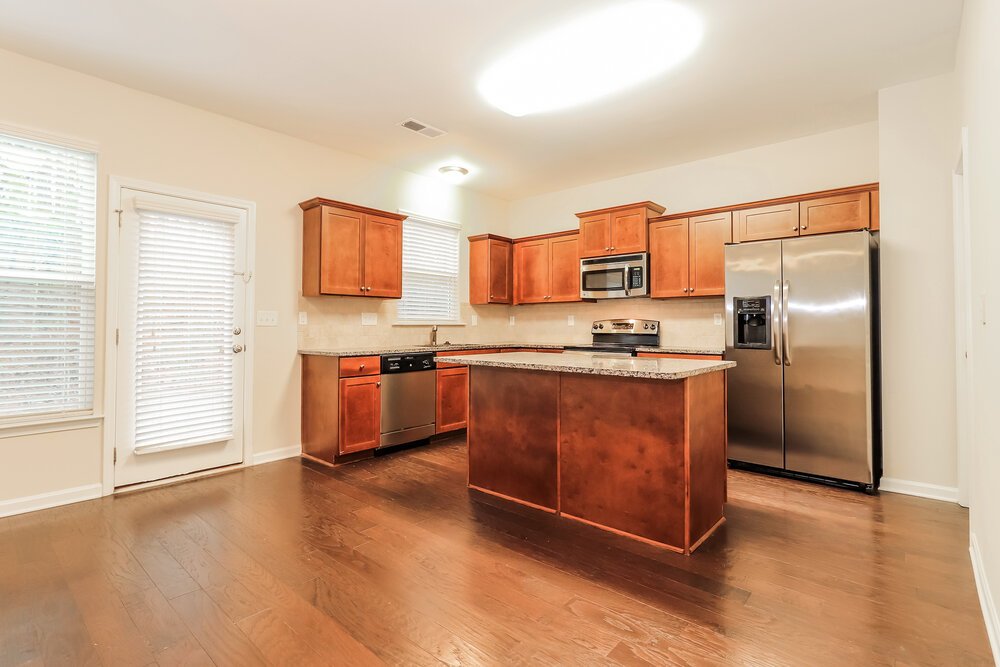 4-Bed Rental on 386 Darbys Run photo 8