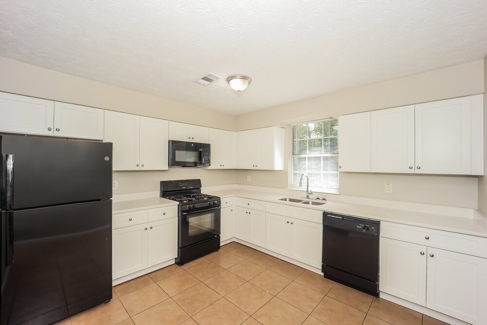 3-Bed Rental on 10299 Wisteria Ln photo 8