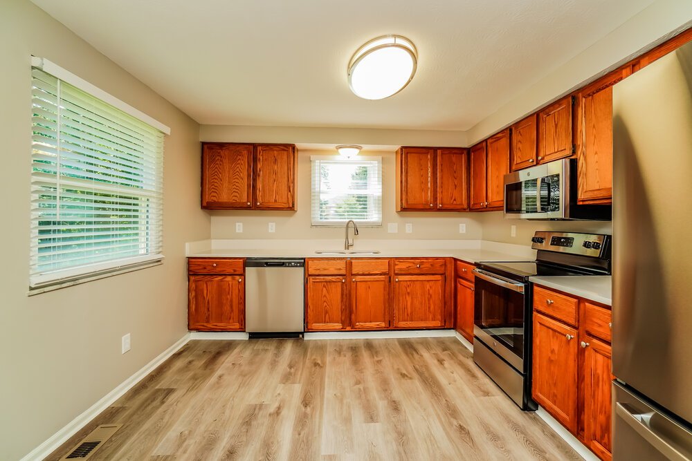 4-Bed Rental on 8437 Papillon Ave photo 8