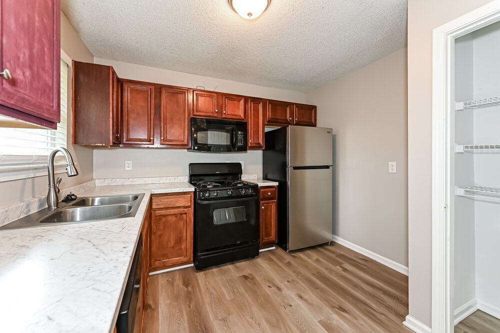 3-Bed Rental on 4725 Bridle Point photo 8