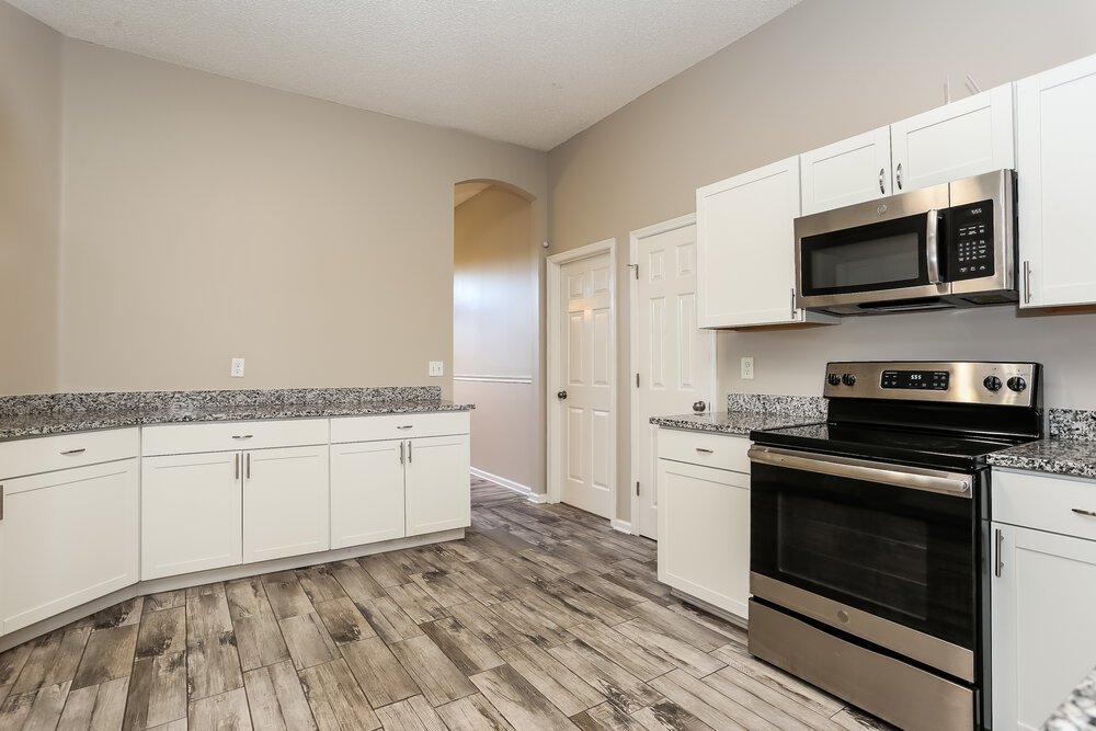 4-Bed Rental on 3476 Shelley Dr photo 8