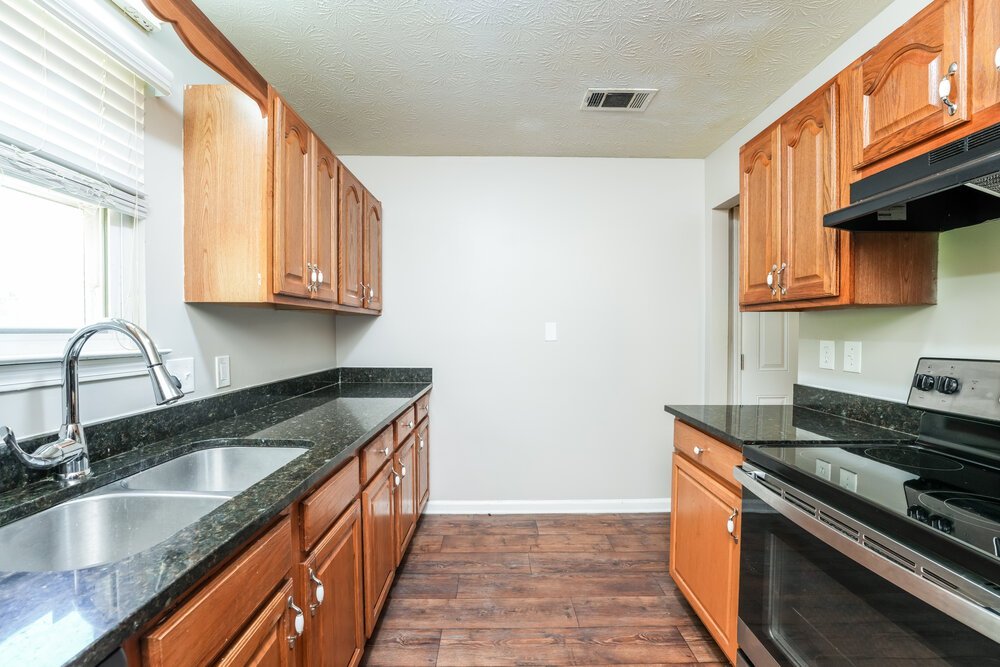 3-Bed Rental on 841 Arbor Ct photo 8