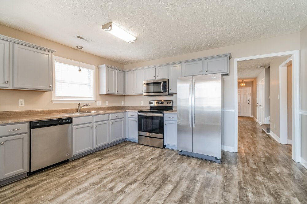4-Bed Rental on 1625 Beaconcrest Cir photo 8