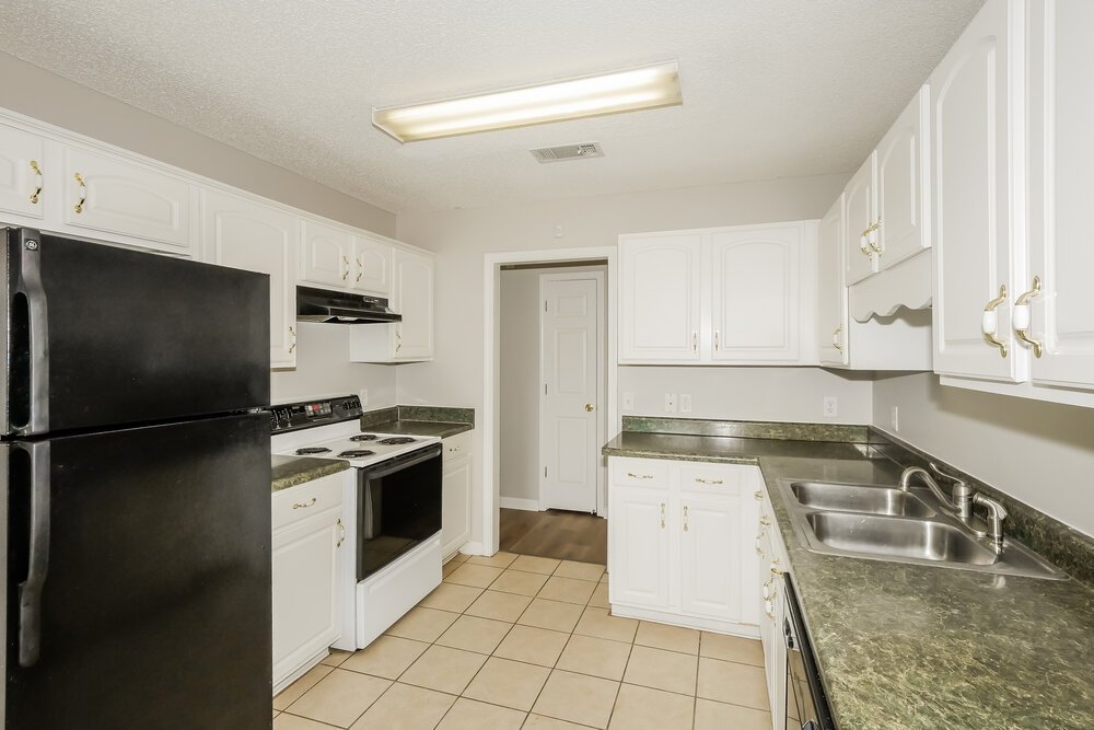 3-Bed Rental on 10352 Walden Pine photo 8
