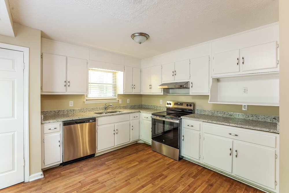 3-Bed Rental on 4110 Oak Stone photo 8