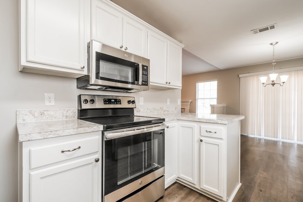 3-Bed Rental on 406 Meagan Cv photo 8
