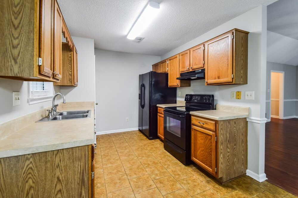 3-Bed Rental on 390 Cherry Tree photo 8