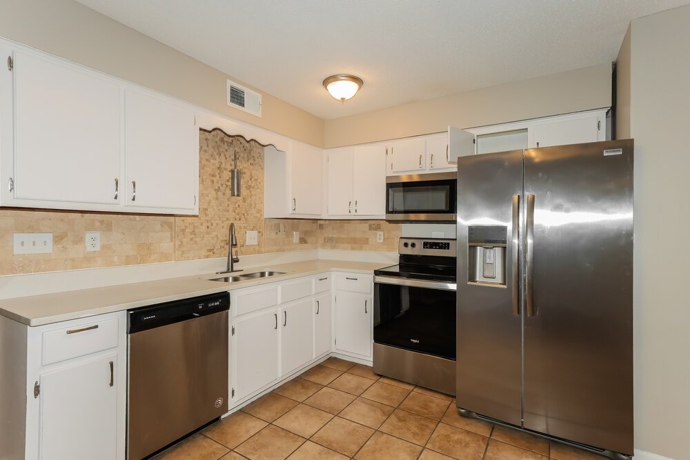 4-Bed Rental on 1040 Trappers Cv photo 8