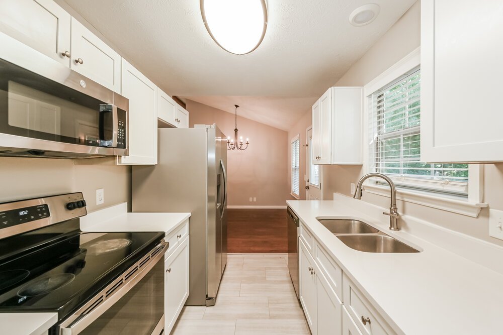 3-Bed Rental on 4936 Deerhaven Dr photo 8
