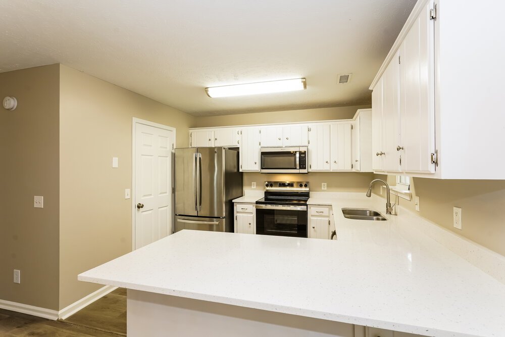 3-Bed Rental on 841 Post Oak photo 8