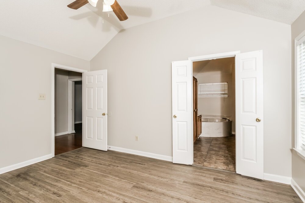 3-Bed Rental on 3846 Walden Meadow photo 8