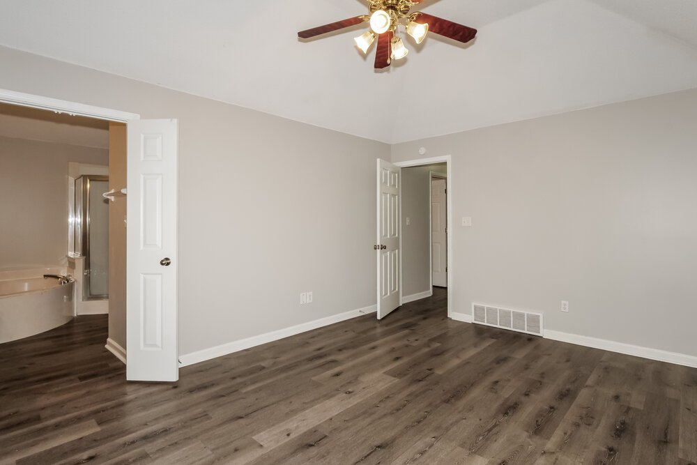 4-Bed Rental on 9775 Misty Bay photo 8
