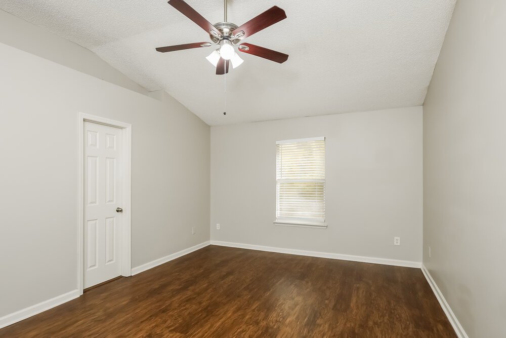 4-Bed Rental on 7811 Invermere Blvd photo 8