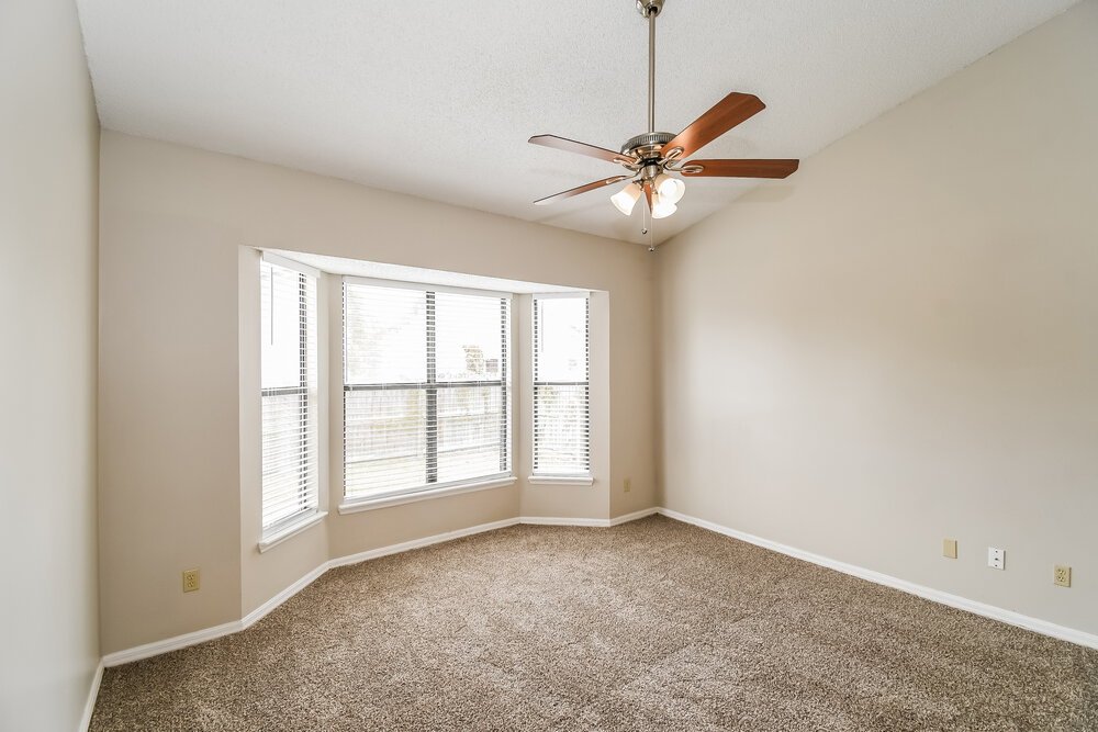 3-Bed Rental on 7711 Collins Ridge photo 8