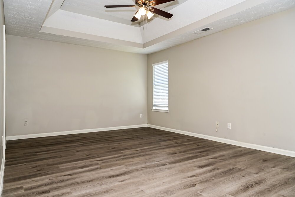5-Bed Rental on 204 Biltmore Way photo 8