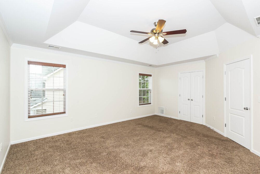 4-Bed Rental on 250 Lantana Dr photo 8