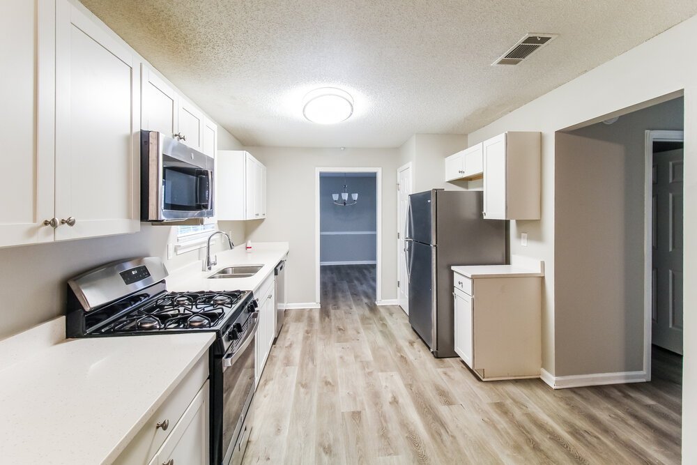 5-Bed Rental on 6261 Remington Park photo 8