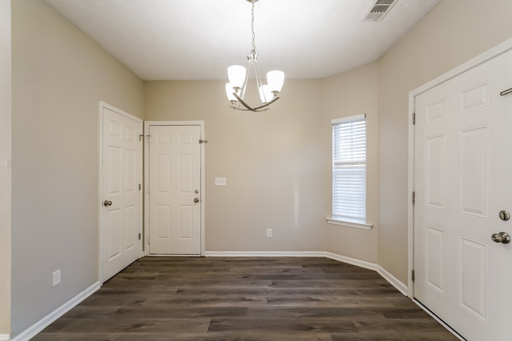 4-Bed Rental on 210 Prescott Ct photo 8
