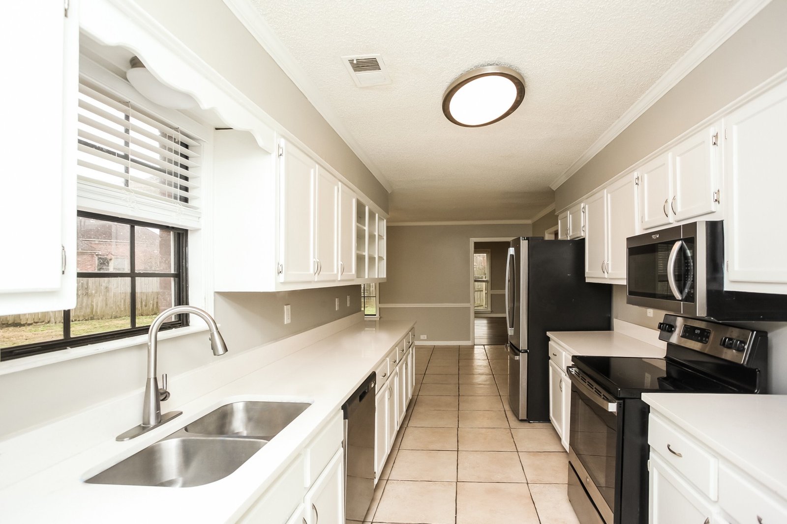 4-Bed Rental on 4466 Dawn Oaks photo 8