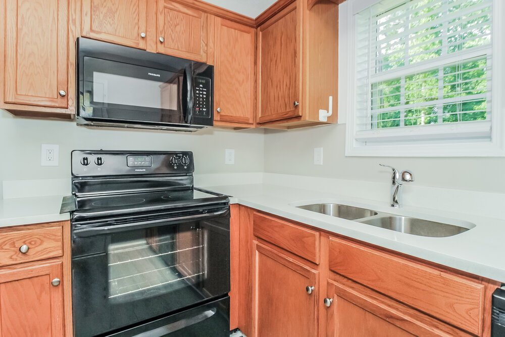 3-Bed Rental on 7336 Westwood Ln photo 8