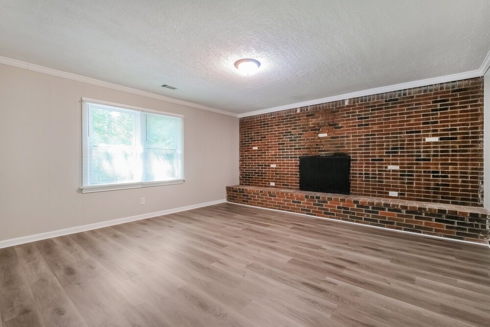 4-Bed Rental on 731 Parker St photo 8