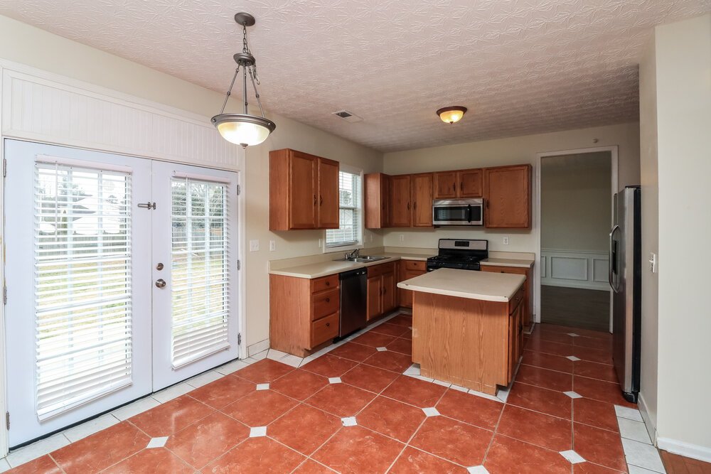 4-Bed Rental on 196 Ancient Oaks photo 9