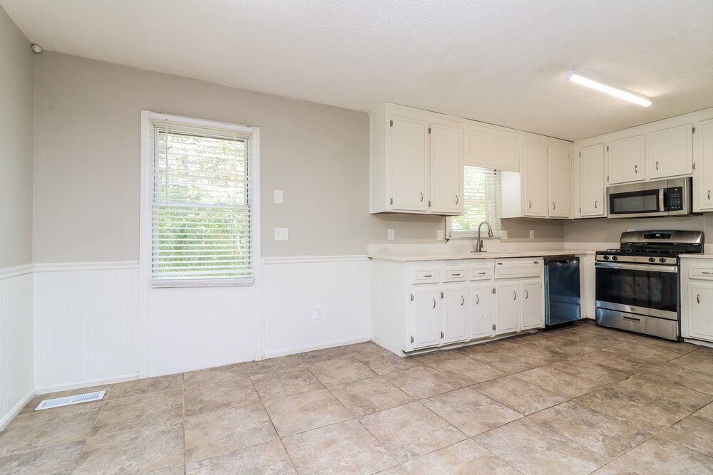 3-Bed Rental on 3138 Calumet Circle photo 9