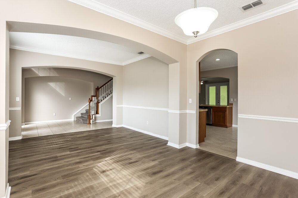 5-Bed Rental on 703 Red Cedar photo 9