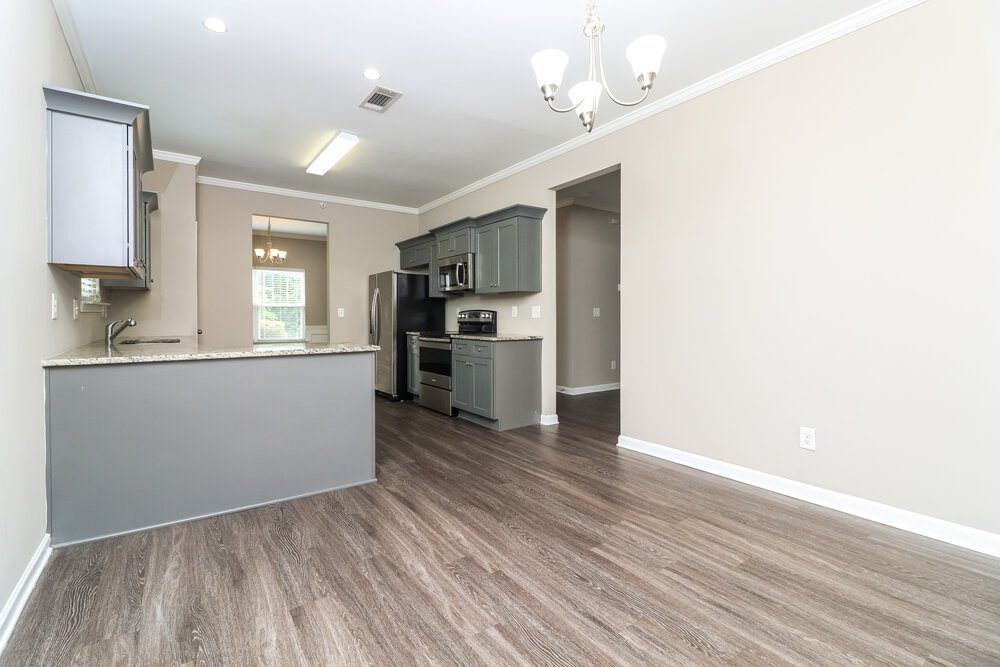 4-Bed Rental on 398 Fieldcrest Drive photo 9