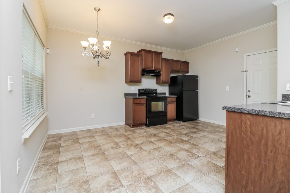 4-Bed Rental on 5013 Amethyst Dr photo 9