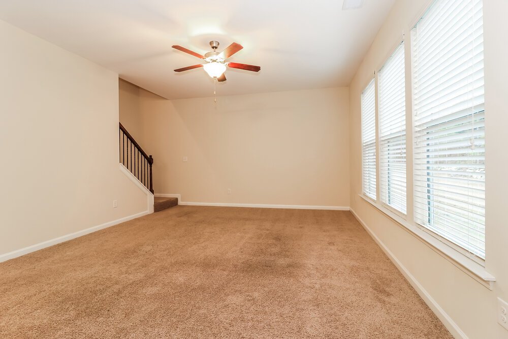 4-Bed Rental on 386 Darbys Run photo 9