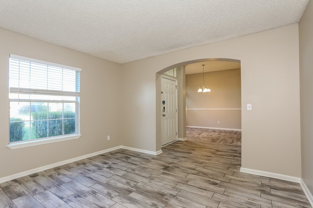 4-Bed Rental on 3476 Shelley Dr photo 9