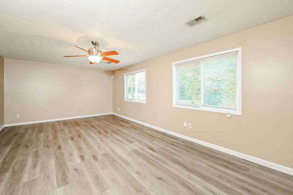 3-Bed Rental on 5088 Phillip Court photo 9
