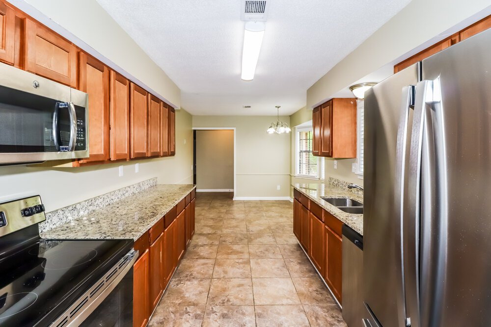 5-Bed Rental on 4784 Ross Rd photo 9