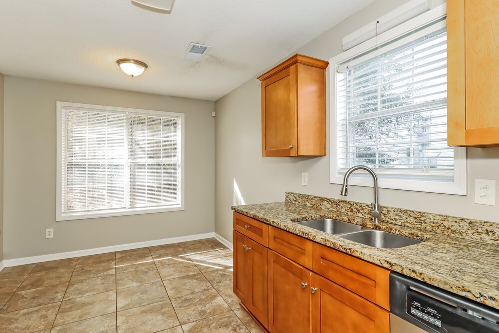 3-Bed Rental on 702 Shoal Circle photo 9
