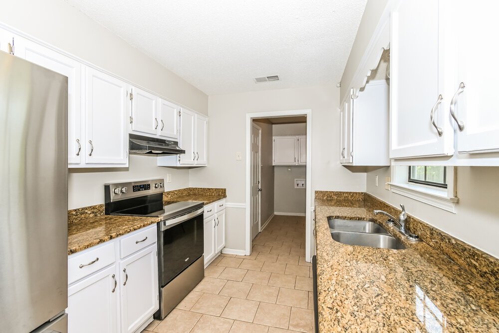 4-Bed Rental on 1053 Dove Hollow photo 9