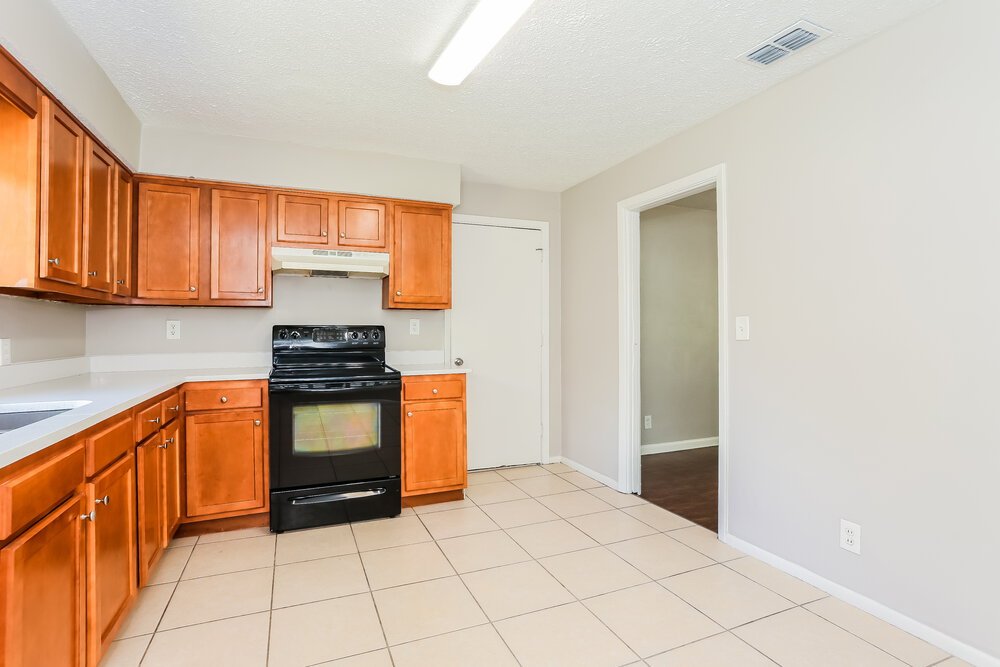 3-Bed Rental on 5433 Matanzas Cir photo 9