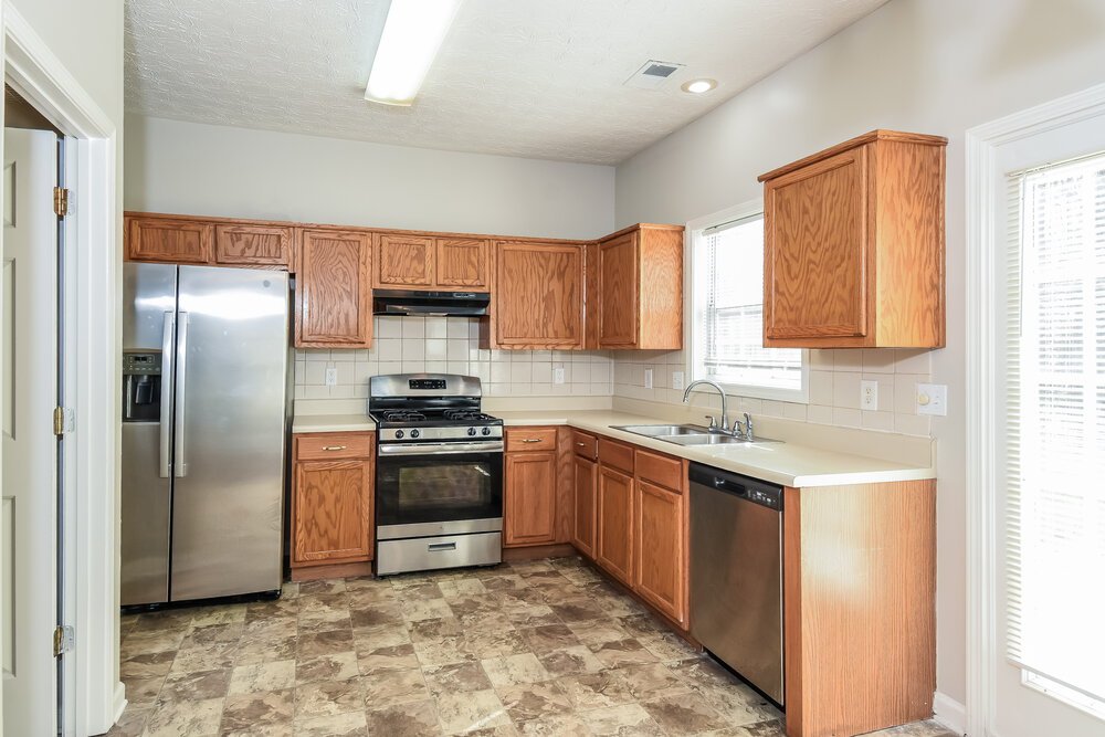 3-Bed Rental on 2217 Baker Carter photo 9