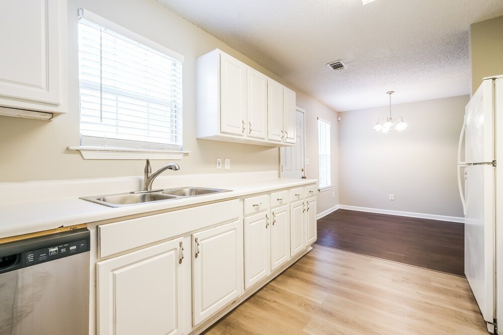 3-Bed Rental on 555 Jackson Lake photo 9
