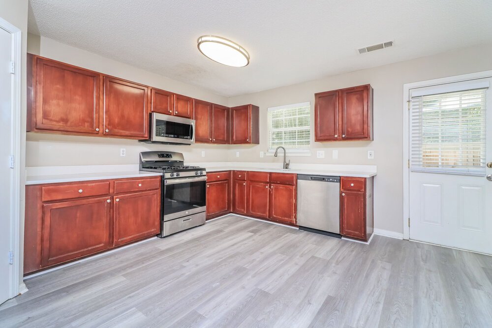4-Bed Rental on 166 Birchfield Way photo 9